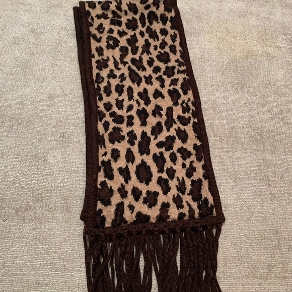 Ralph Lauren Leopard Scarf - Picture 2 of 3